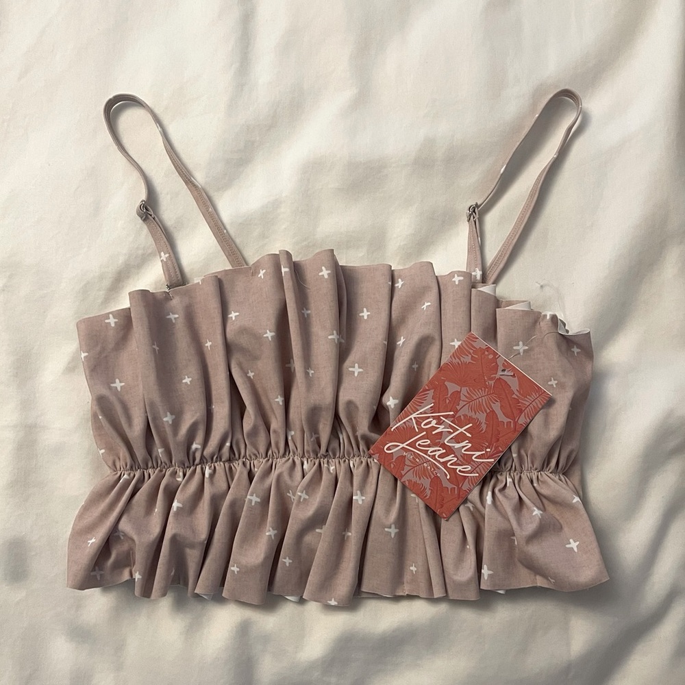 Kortni Jeane Oversized Ruffle Top (Women’s Size Small)